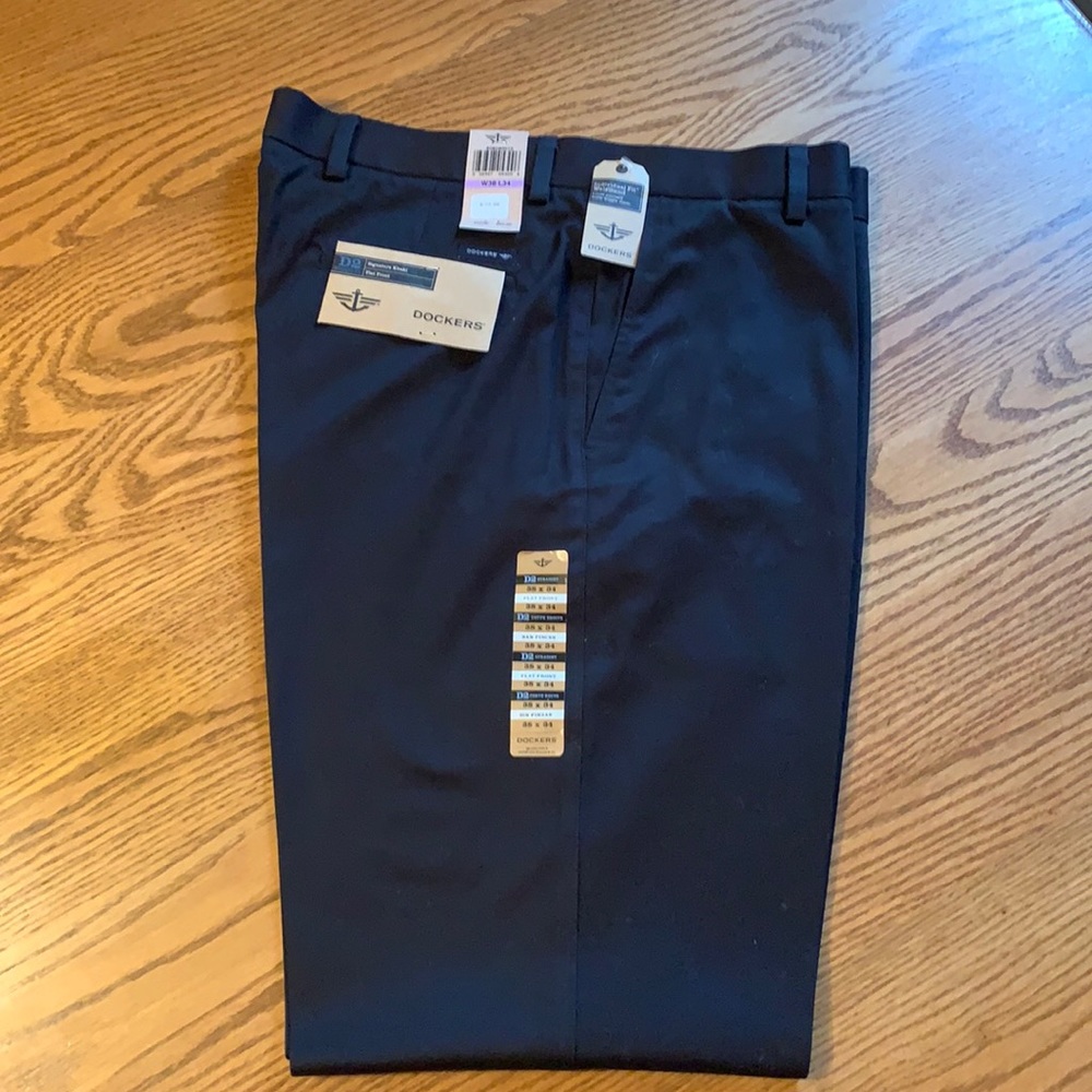 Dockers’ Men’s Khaki black
